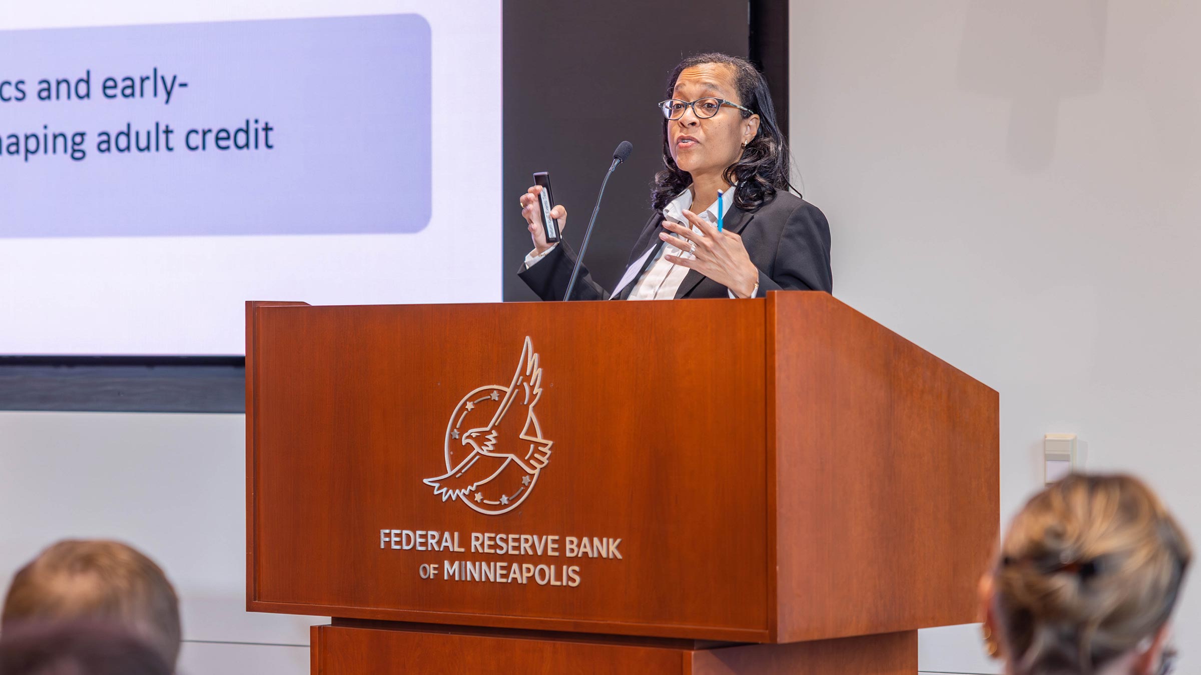 Discussant Vicki Bogan (Duke University).